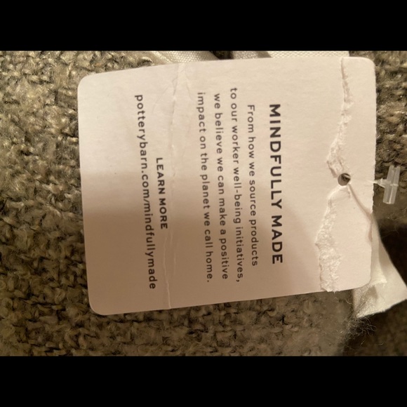 Pottery barn throw - Picture 4 of 5